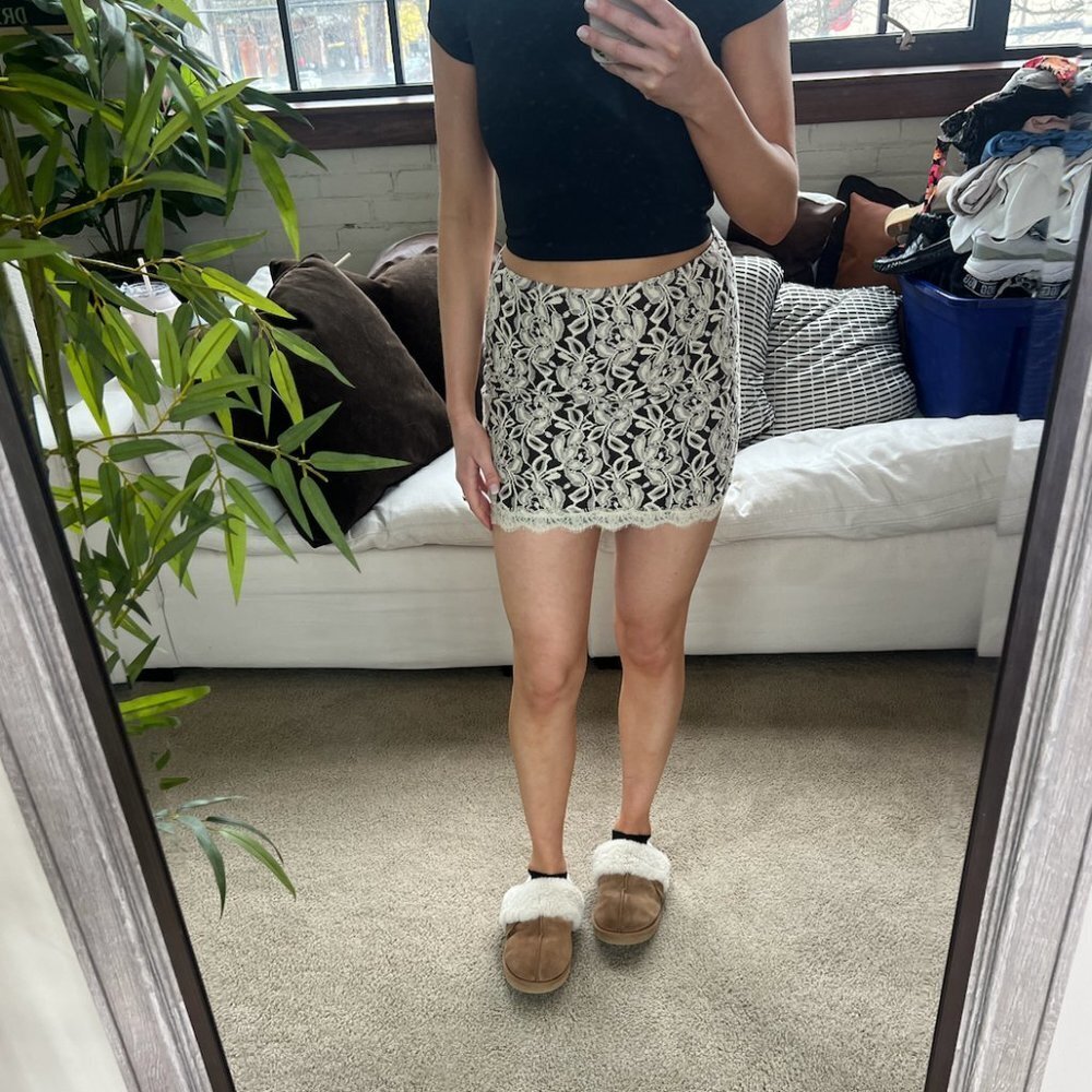 patterned skirt - Picture 2 of 10